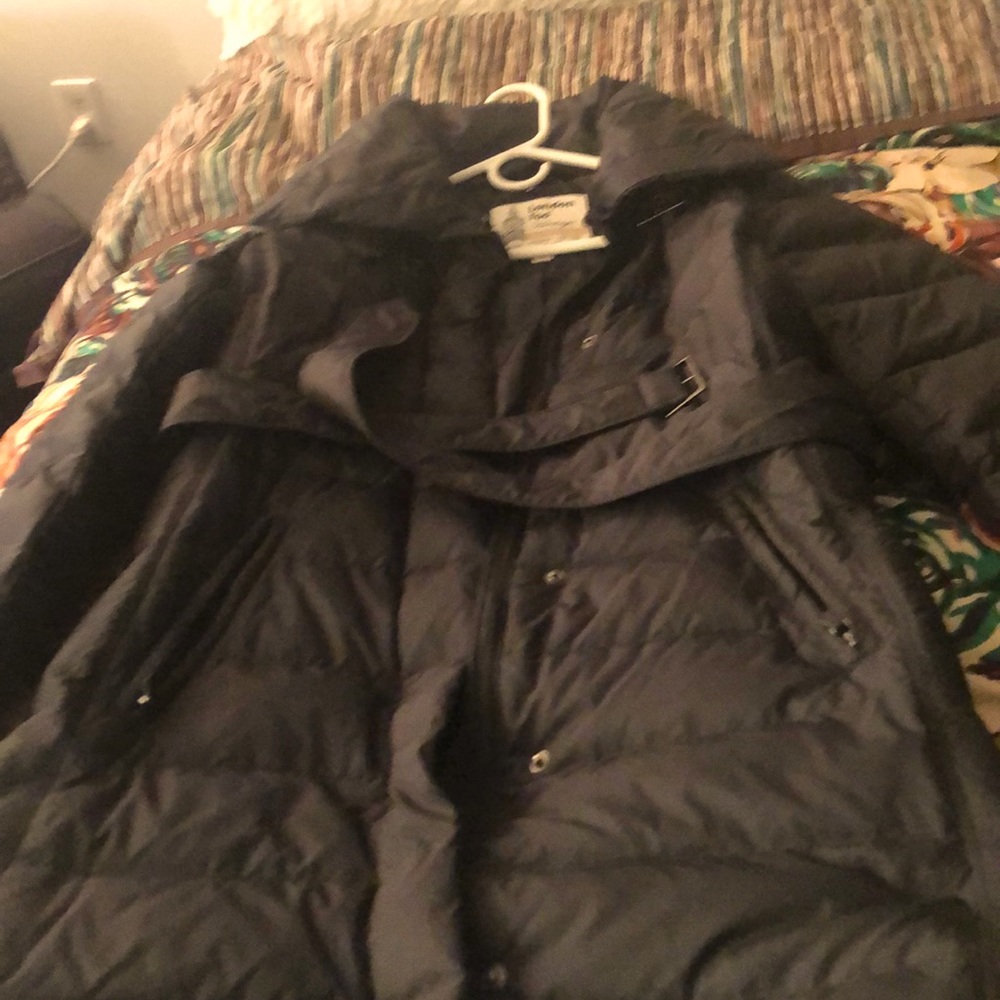 Beautiful London Fog  belted Puffer coat